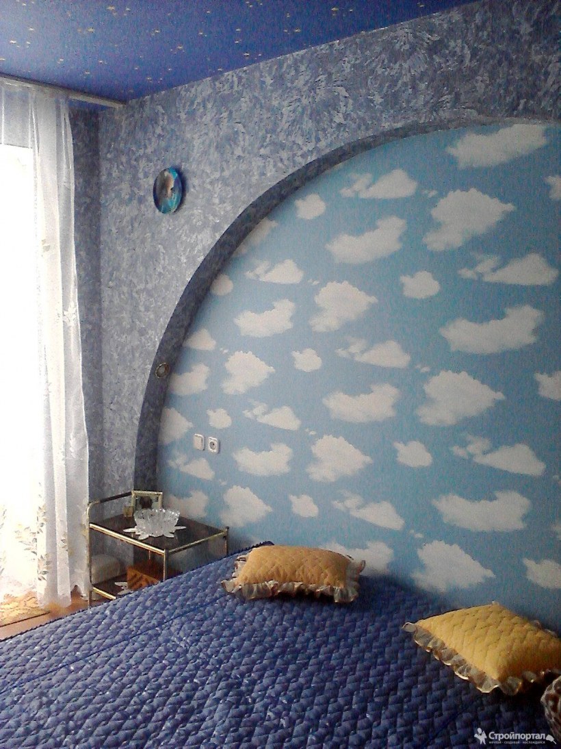 Жидкие обои в прихожей