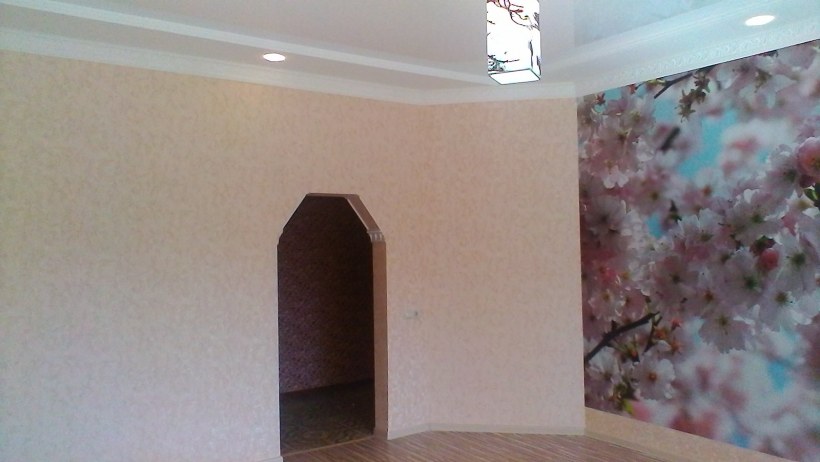 Фотообои на штукатурке