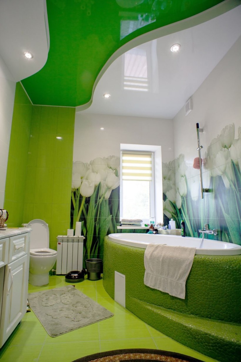 Контрастные натяжные потолки