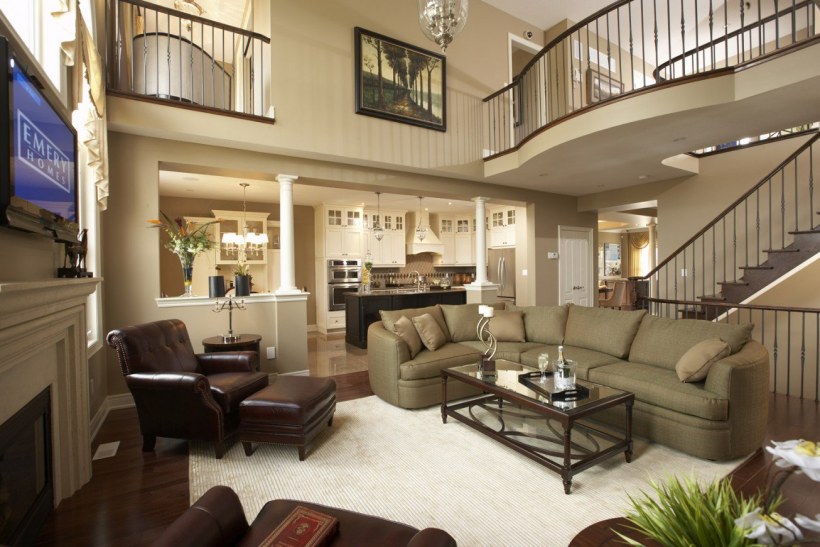 Интерьер двухэтажного коттеджа