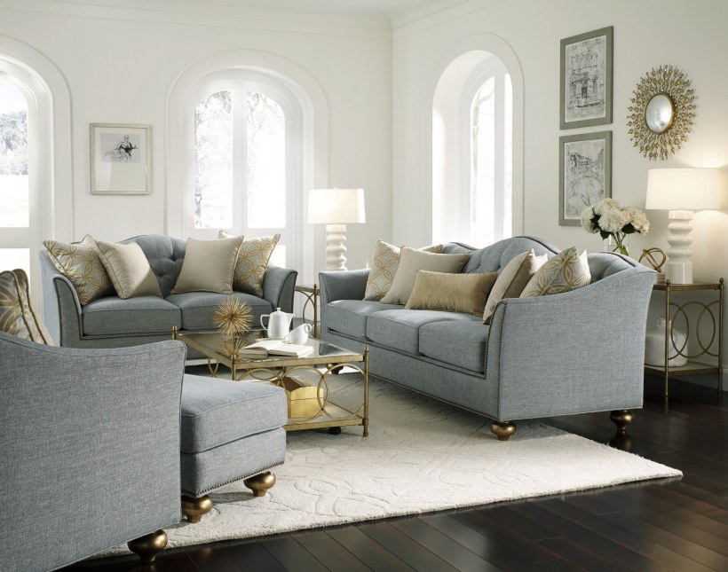 Диван в неоклассическом стиле