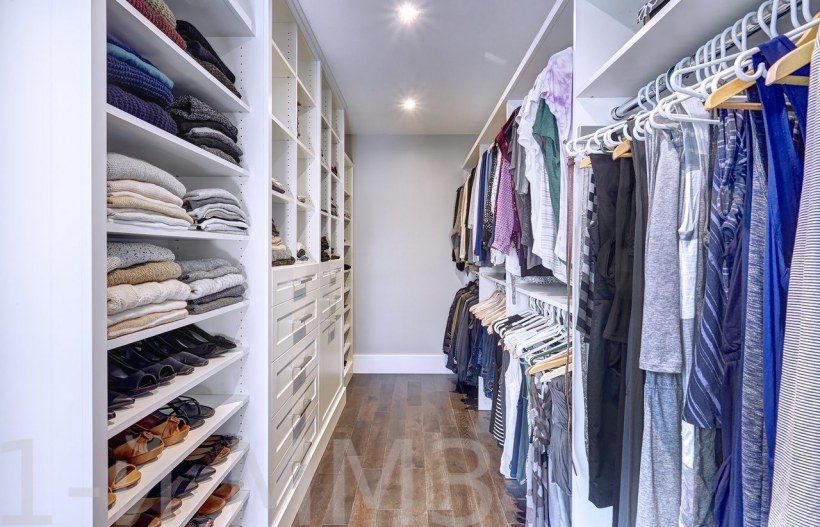Огромная гардеробная
