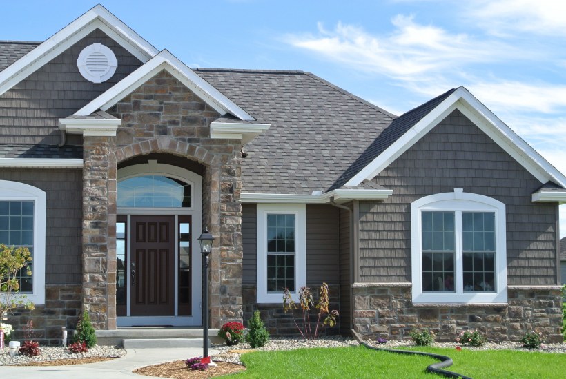 Отделка домов сайдингом