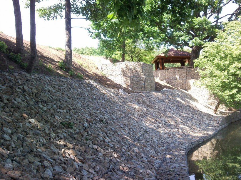 Габионы берег реки