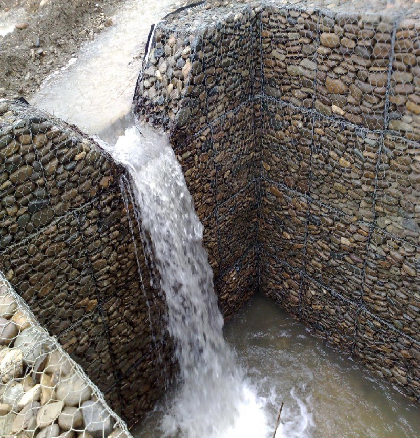 Габионная плотина