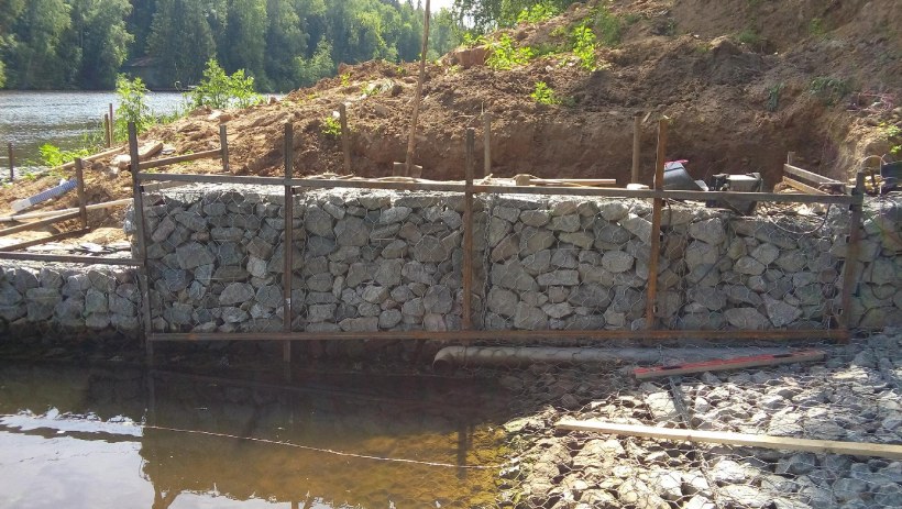 Габионы берег реки