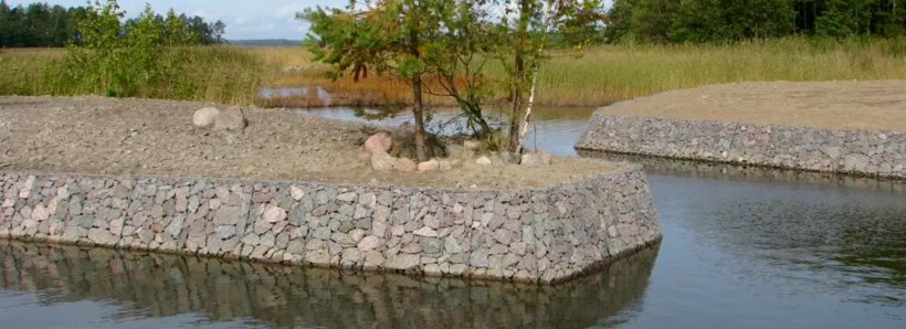 Габионы берег пруда
