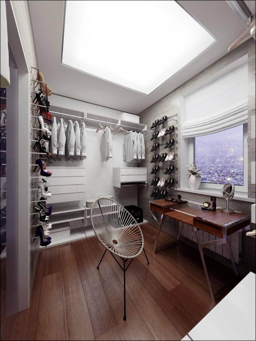 Гардеробная с окном