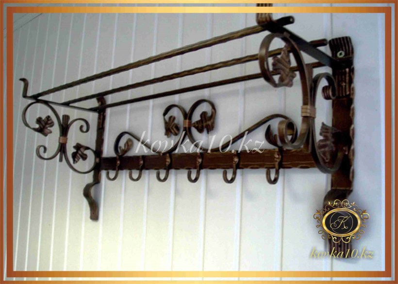 Кованая вешалка на стену