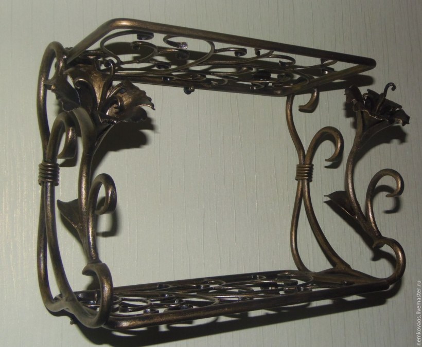 Кованые полки на стену