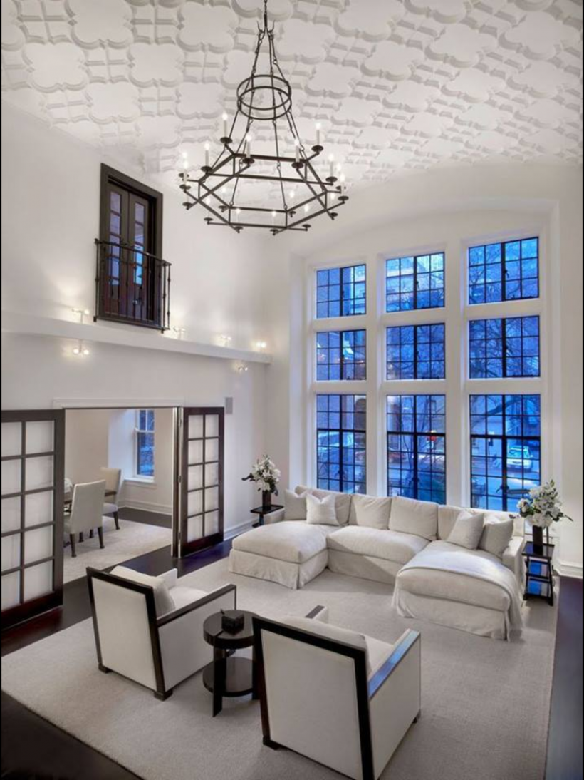 Люстра в гостиную с высокими потолками