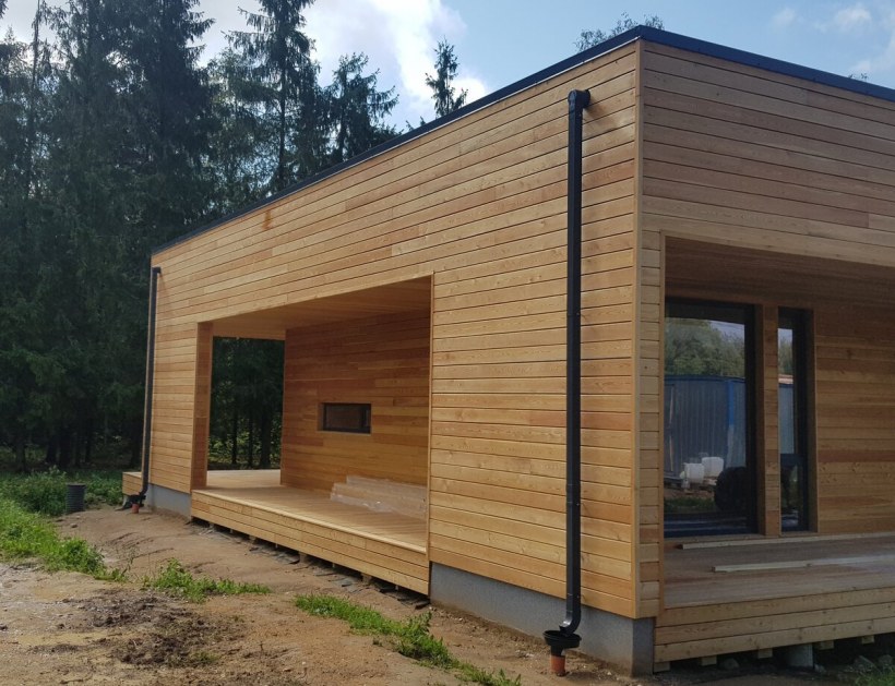 Дом из бруса с плоской крышей
