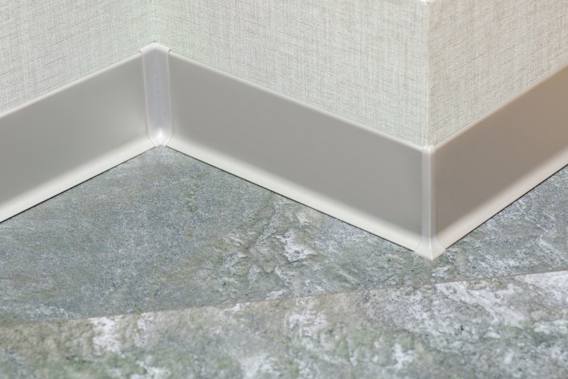 Плинтус алюминиевый Diele 80 анодированный 2500х80х11 мм