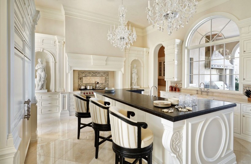 Кухня в античном стиле