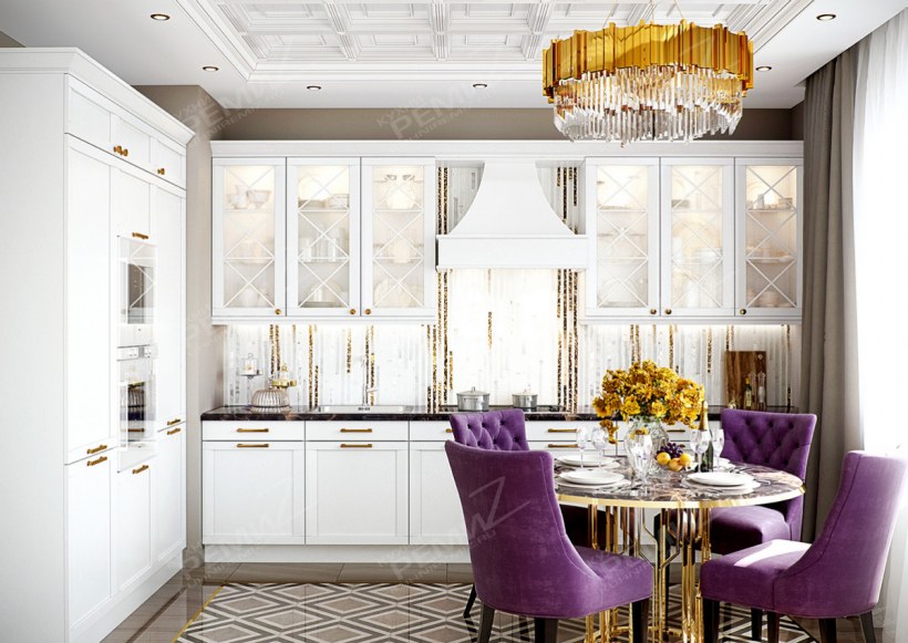 Белая кухня с бронзовыми ручками