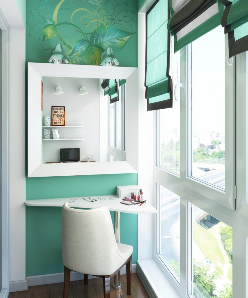 Туалетный столик на лоджии