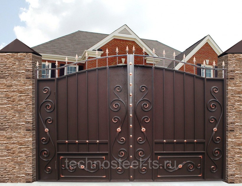 Ворота с калиткой в воротине