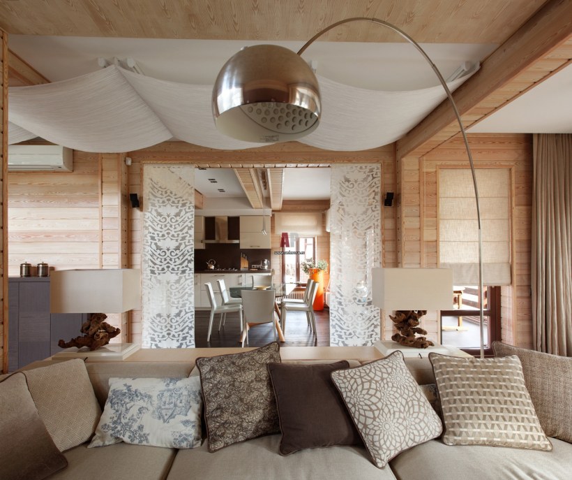 Интерьер кухни-гостиной в загородном доме