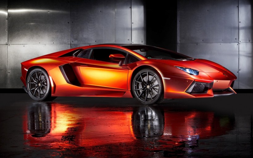 Lamborghini Aventador оранжевая