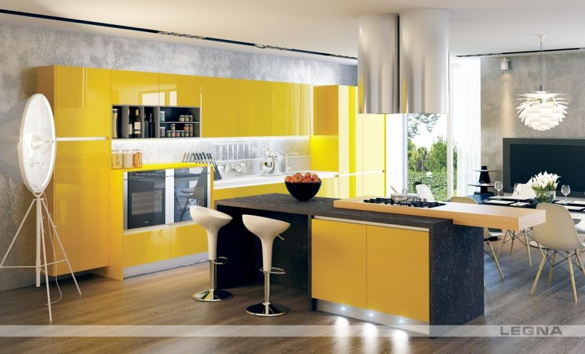 Интерьер кухни в желтых тонах