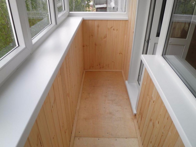 Варианты отделки балкона