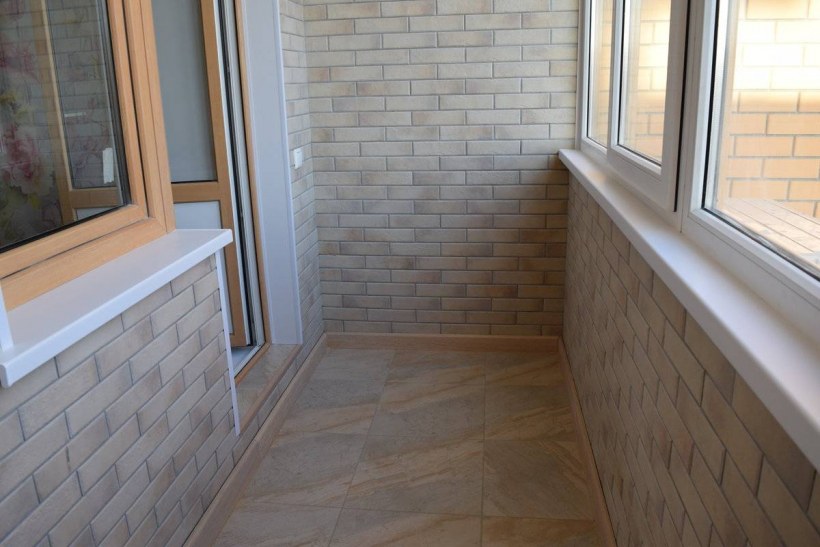 Внутренняя отделка балкона