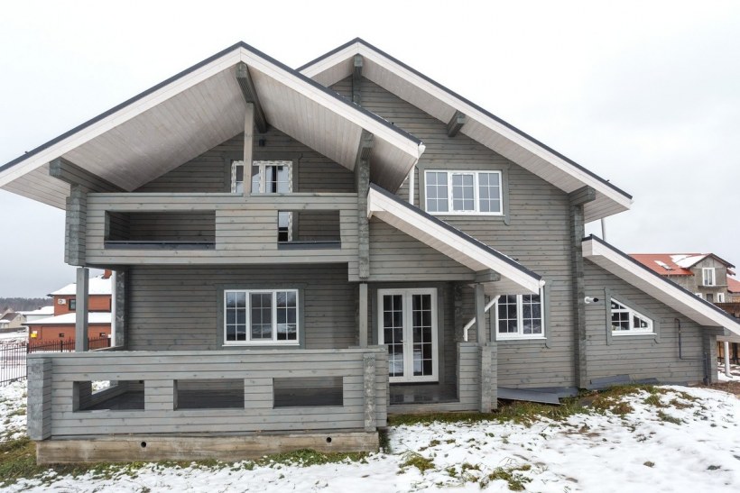 Серый дом брус