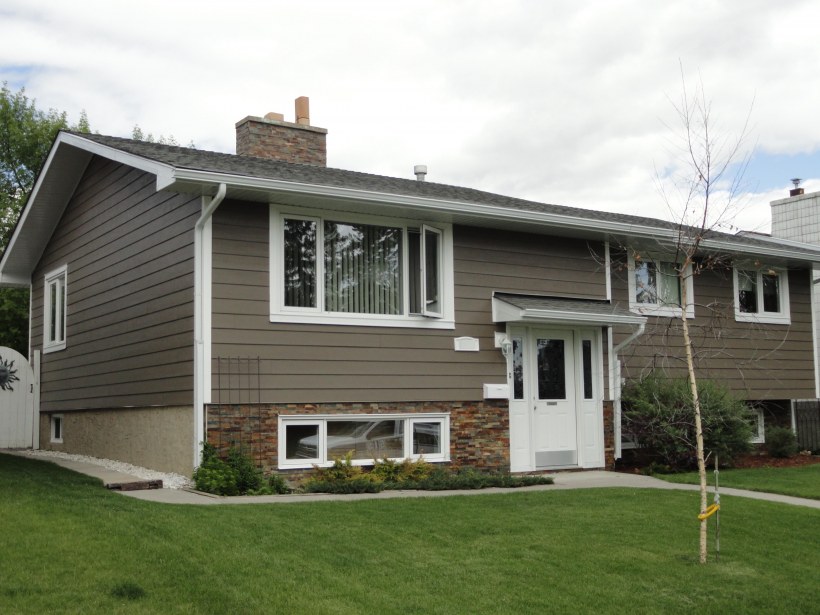 Серо коричневый дом