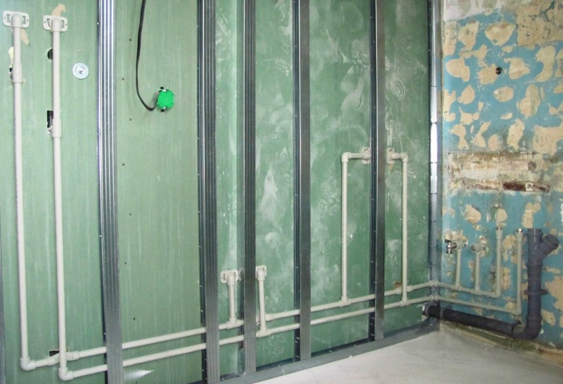 Коммуникации в гипсокартонной перегородке