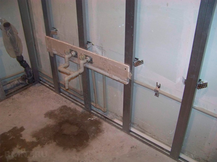 Каркас для скрытия труб в ванной