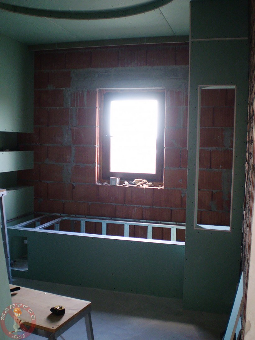 Штробить вентиляционный короб