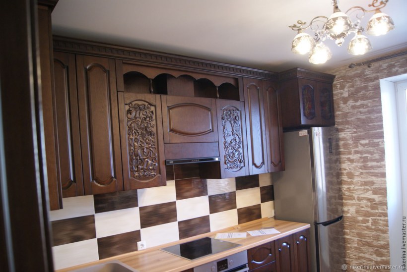 Тумба резные дверцы