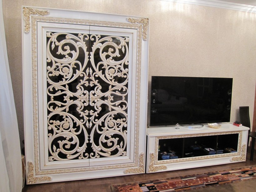 Фасады резных буфетов