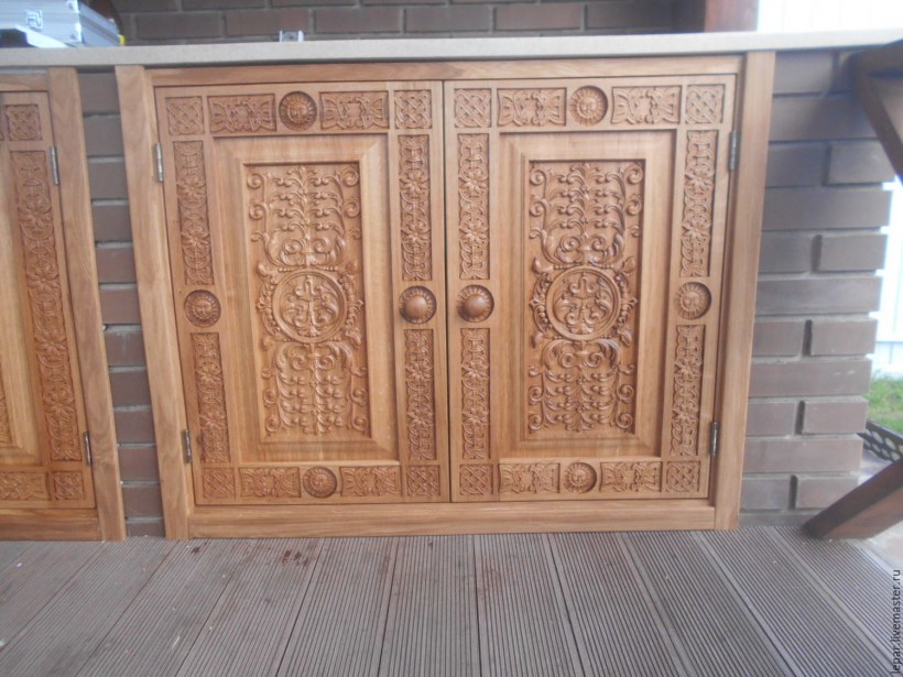 Резные фасады