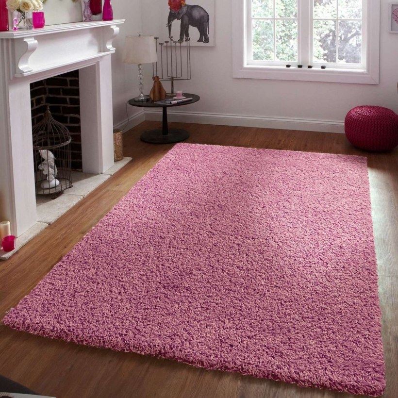 Розовый ковролин в интерьере