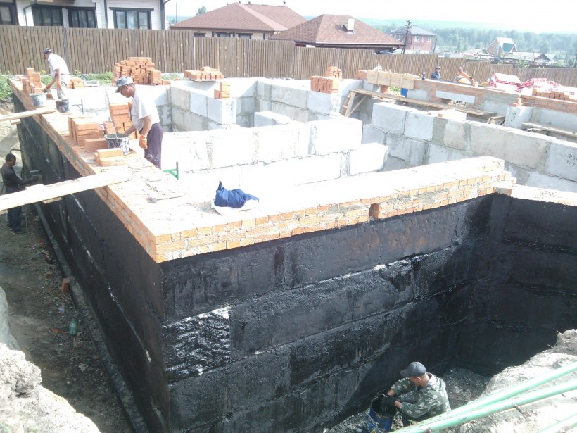 Монолитный цокольный этаж толщина стен