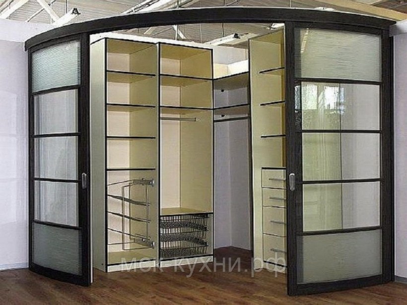 Полукруглый шкаф купе в спальню