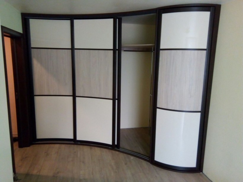 Шкаф угловой