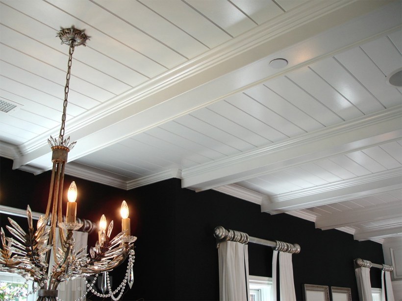 Потолок с балками