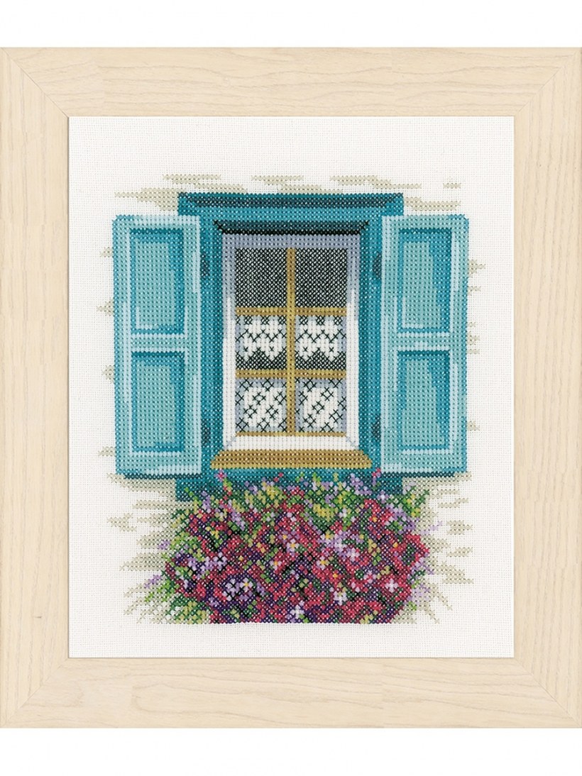 Вышивка крестиком с окном