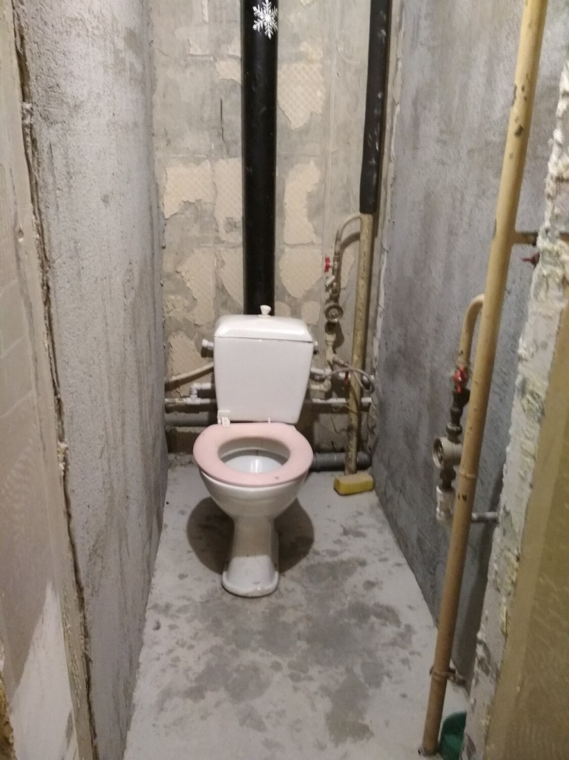 Строительный туалет для квартиры