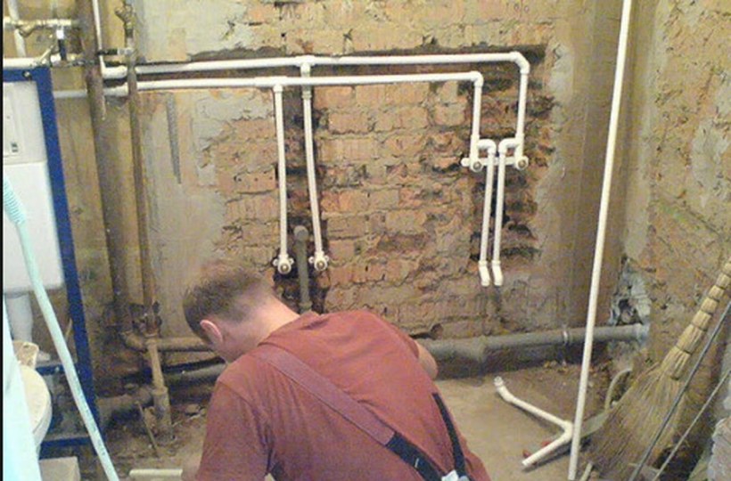 Штроба для труб в ванной