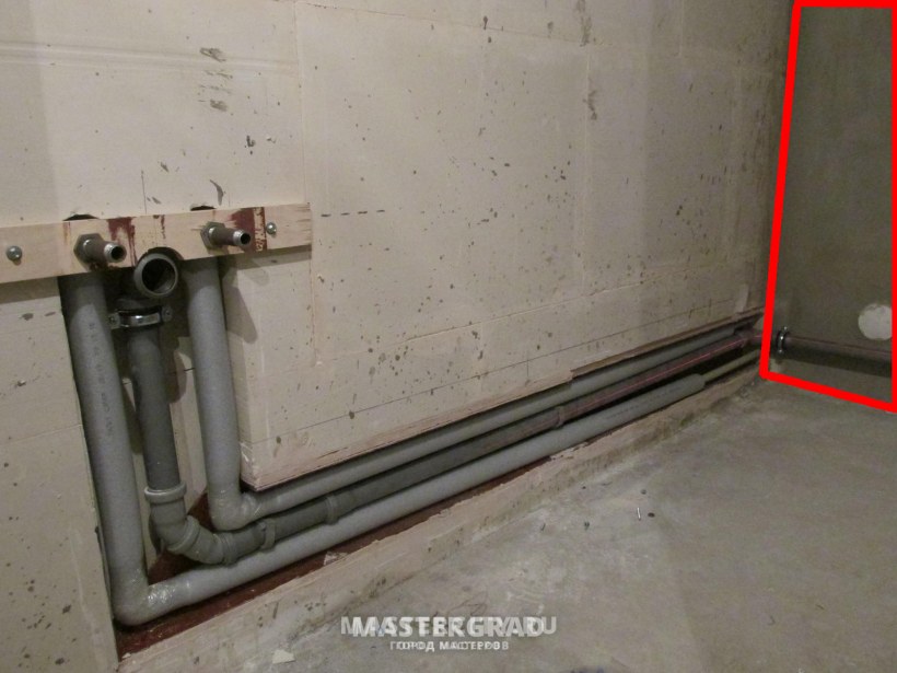 Трубы в туалете