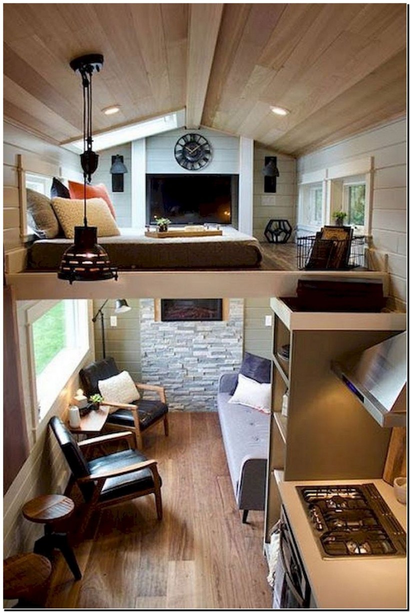 Тини Хаус внутри