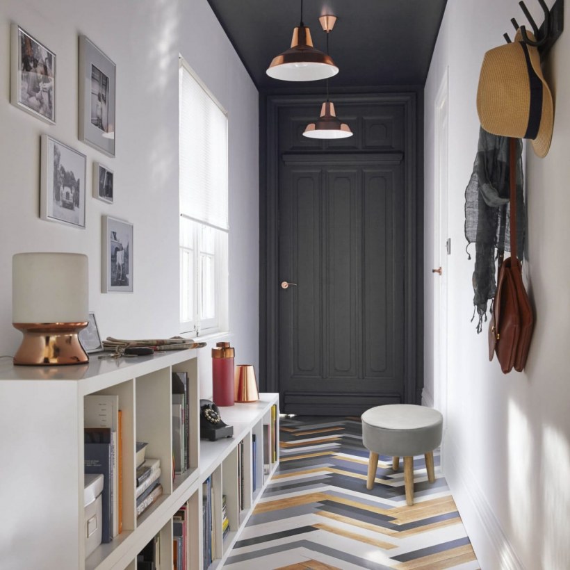 Прихожая в серых тонах