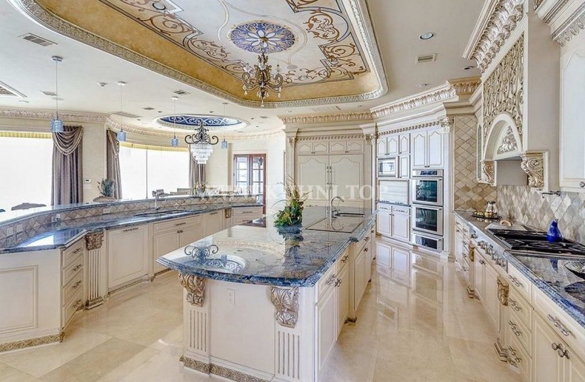 Кухня в дворцовом стиле