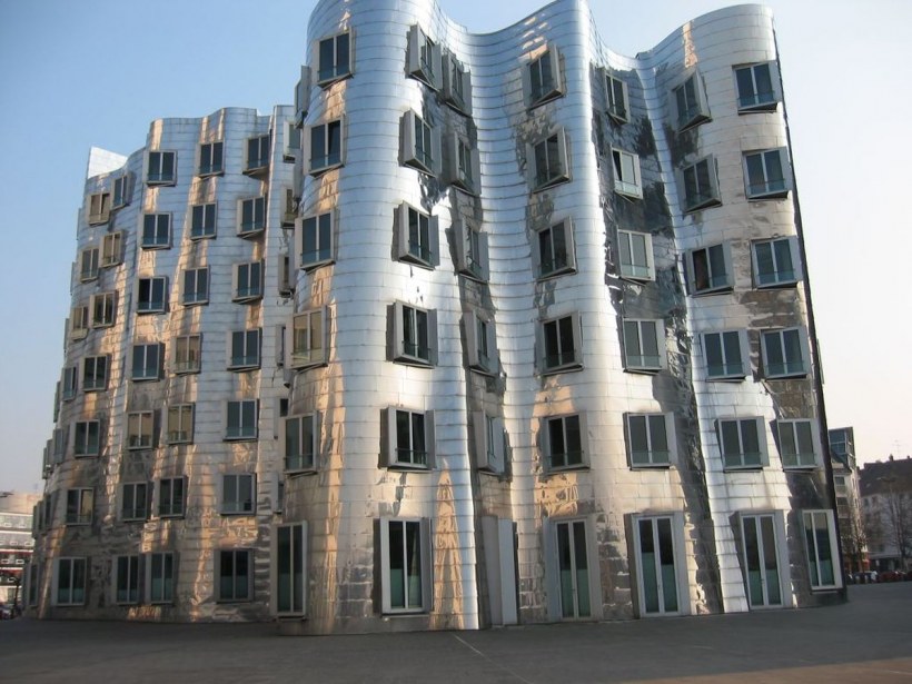 Деструктивизм архитектура