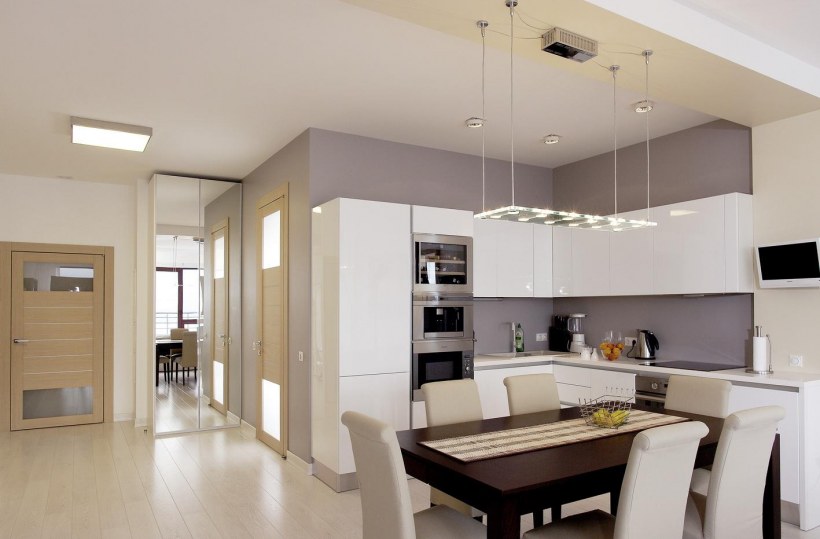 Кухня в спокойных тонах