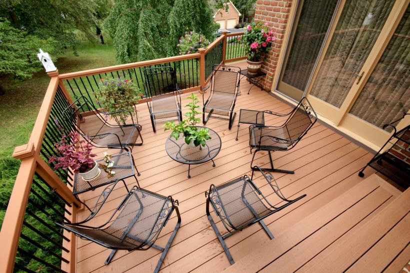 Террасная доска на террасе