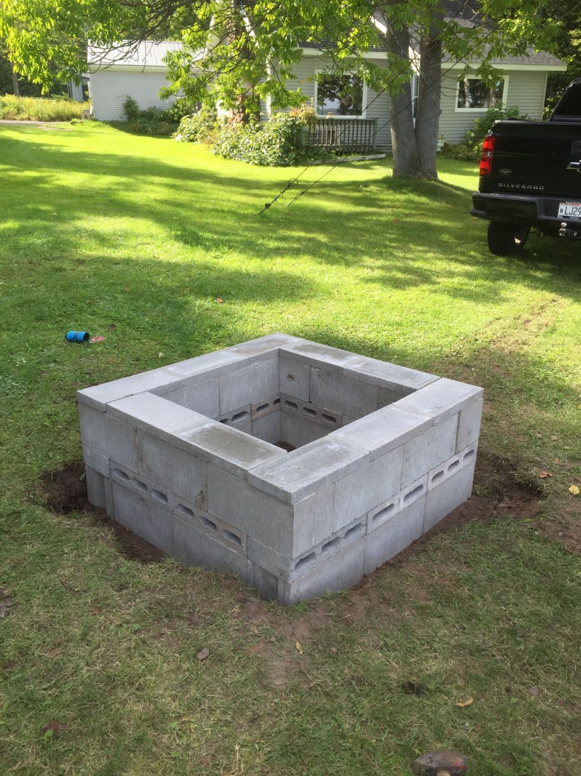 Кострище из бетонных блоков